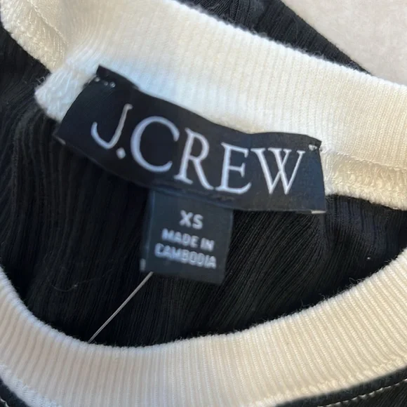 Sale! Classic JCrew elevated essentials T-shirt - Picture 5 of 6